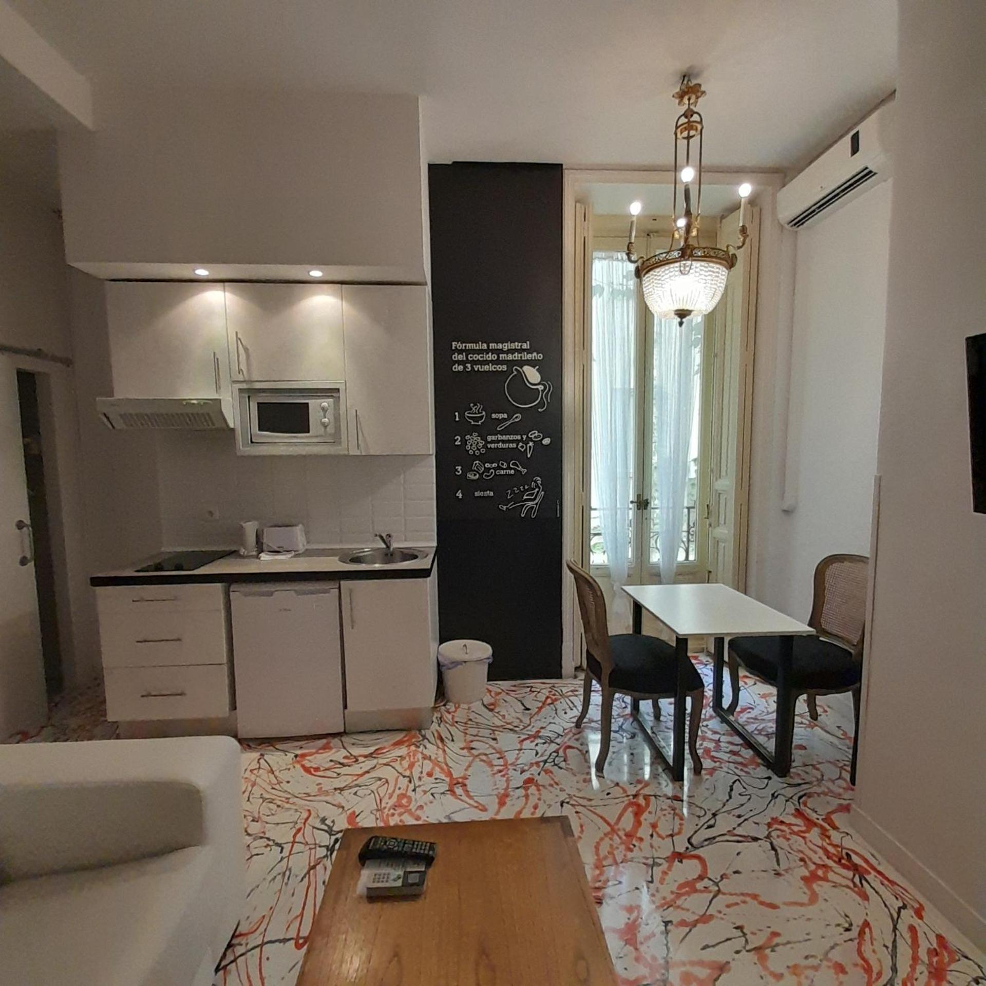 Apartamentos Matute 11 Madrid Bagian luar foto