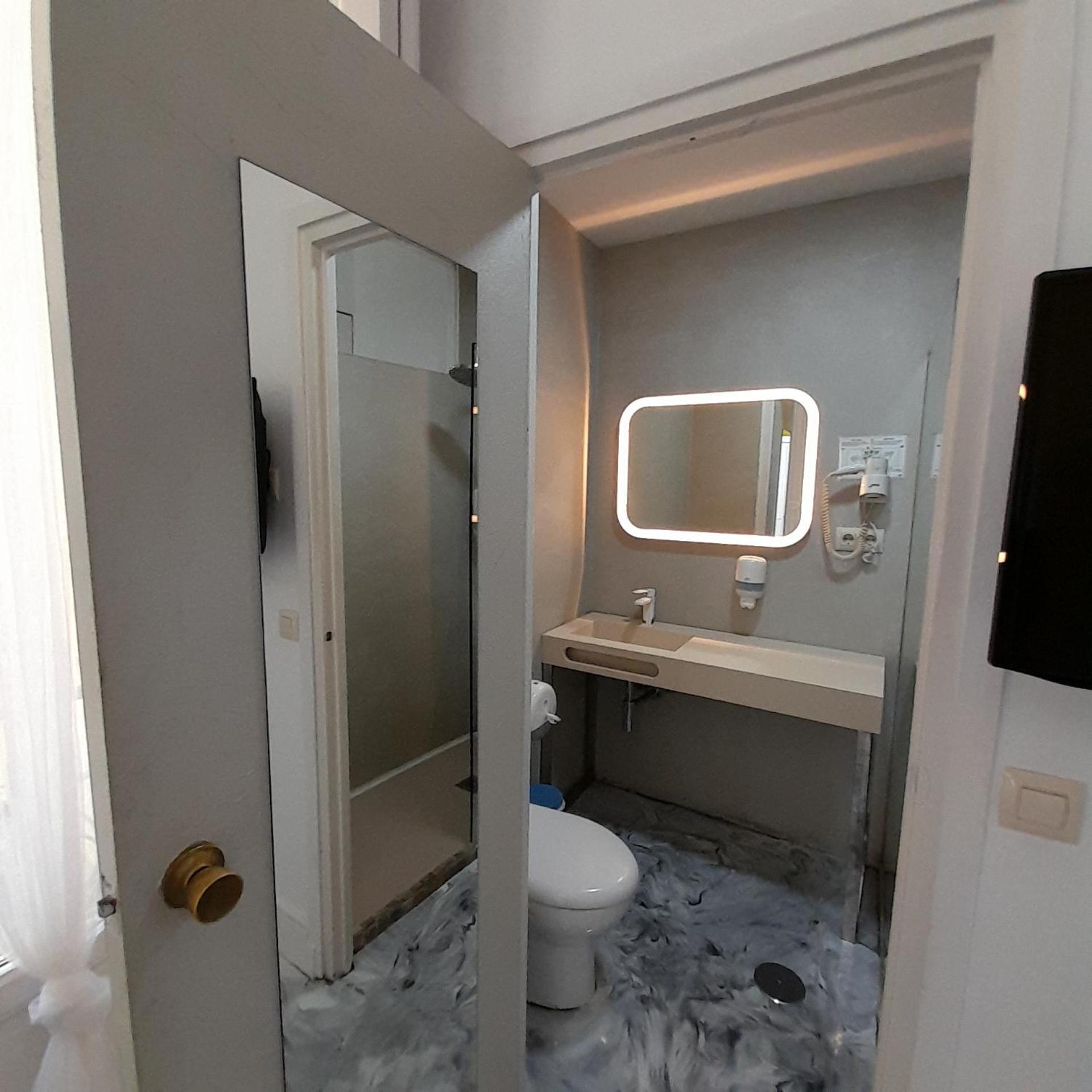 Apartamentos Matute 11 Madrid Bagian luar foto