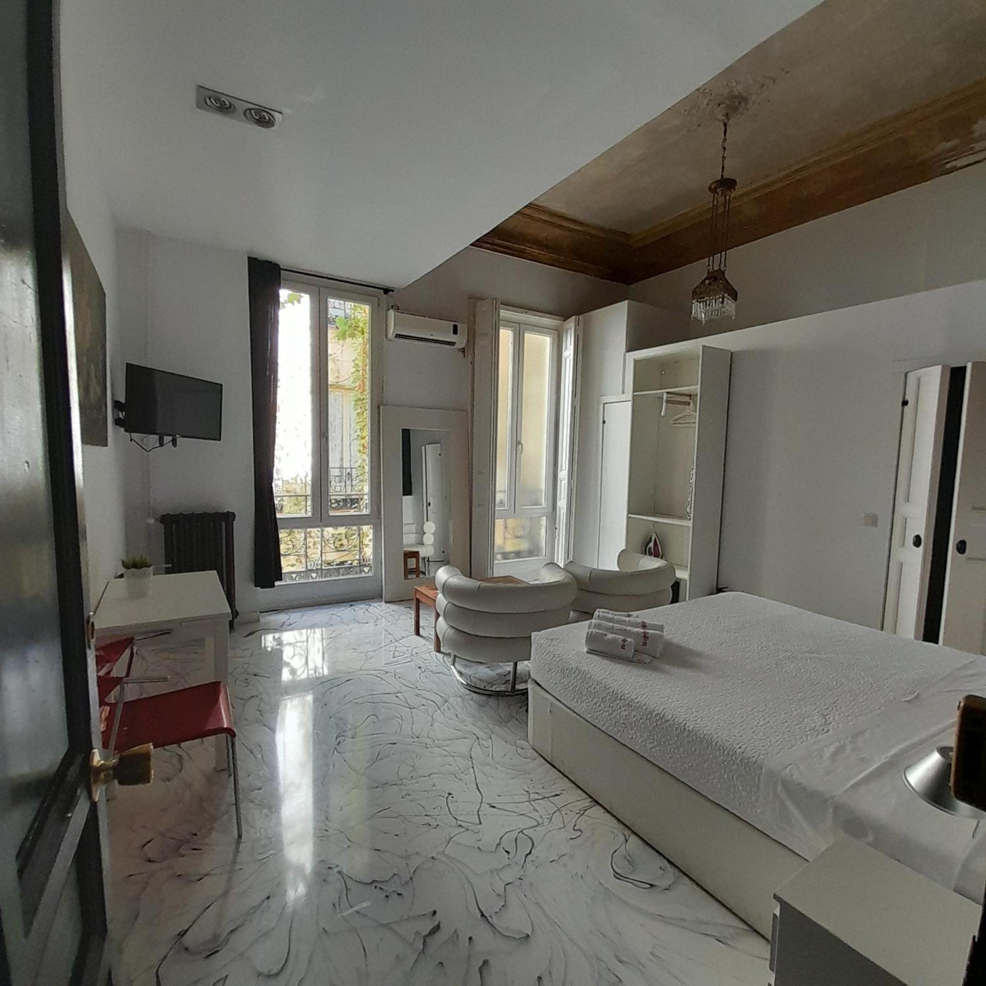 Apartamentos Matute 11 Madrid Bagian luar foto