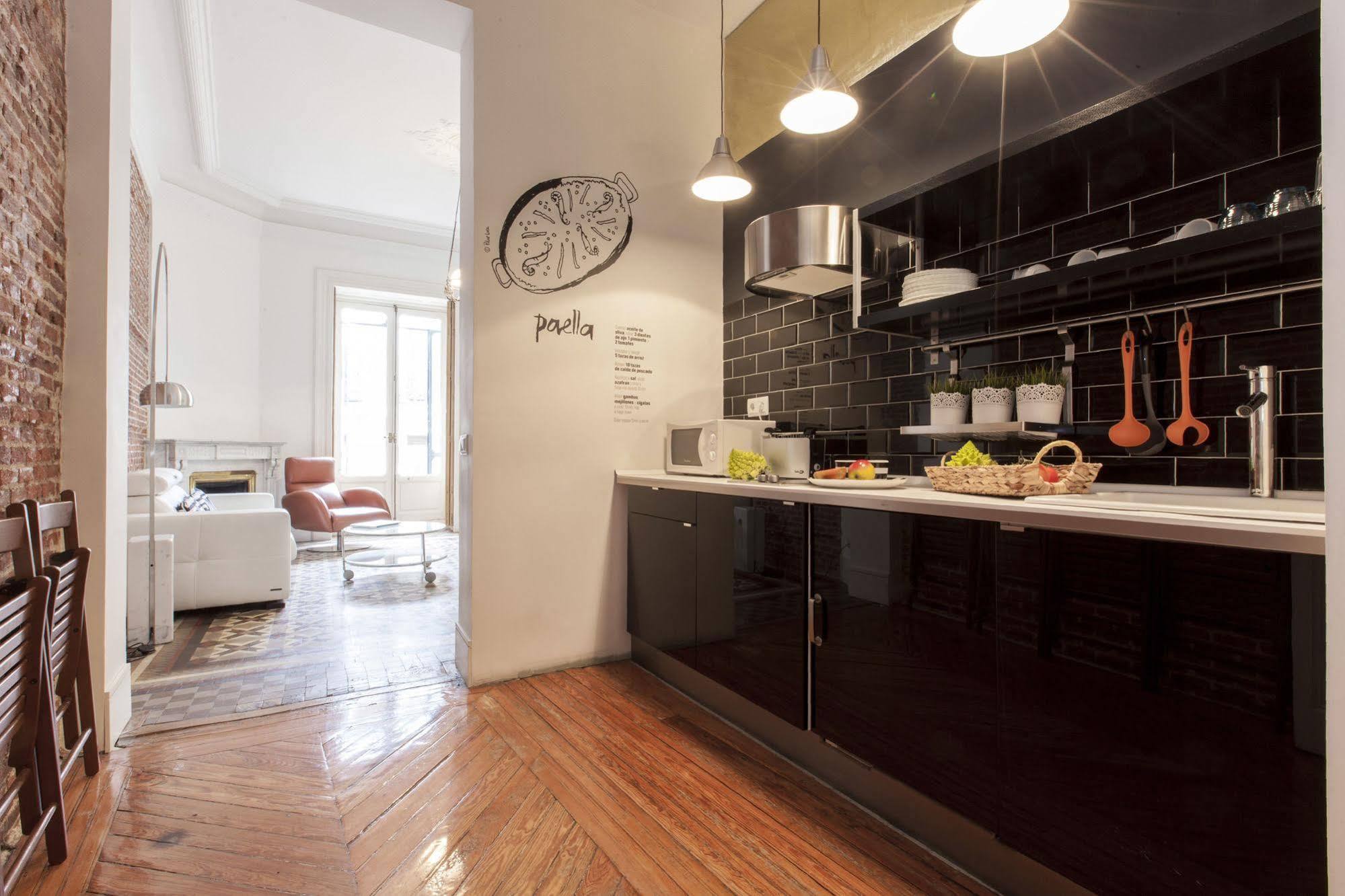Apartamentos Matute 11 Madrid Bagian luar foto