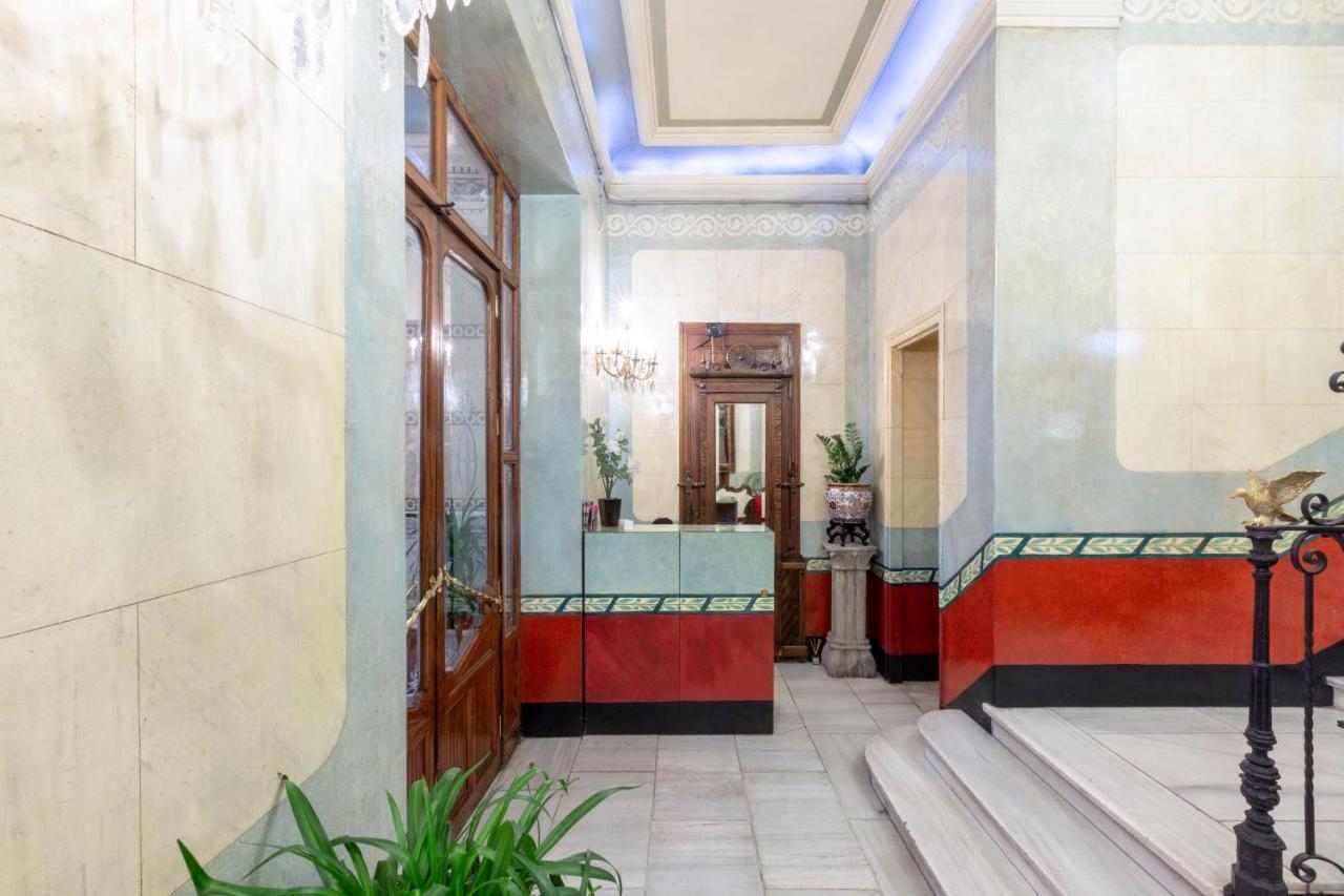 Apartamentos Matute 11 Madrid Bagian luar foto