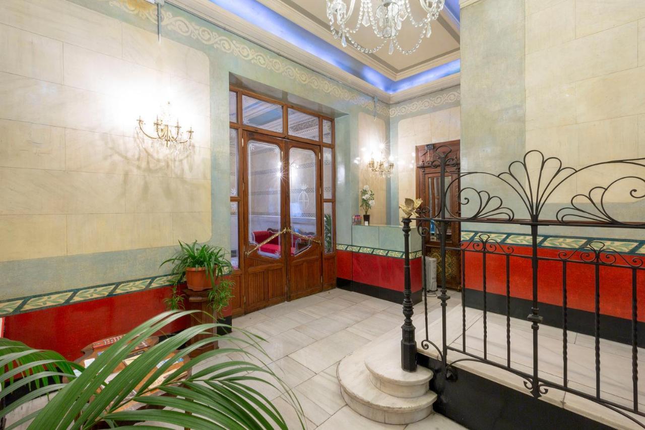 Apartamentos Matute 11 Madrid Bagian luar foto